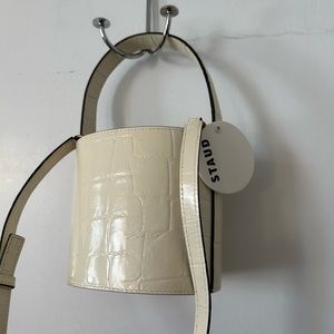 STAUD bissett croc embossed white bag